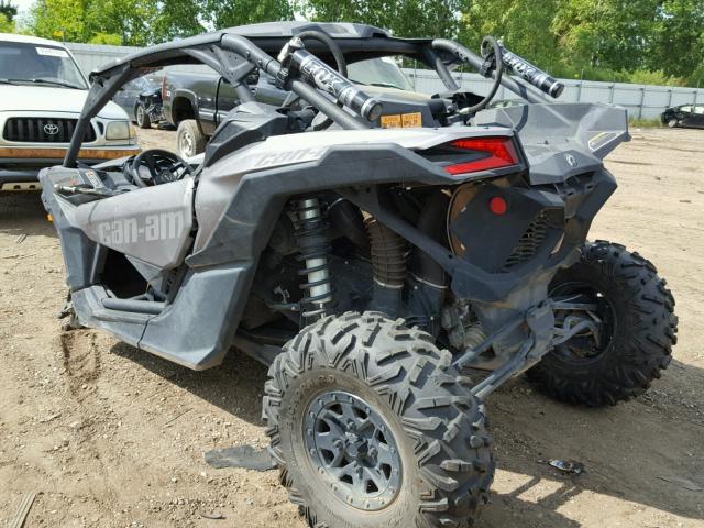 3JBVXAW43JK003490 - 2018 CAN-AM MAVERICK X GRAY photo 3