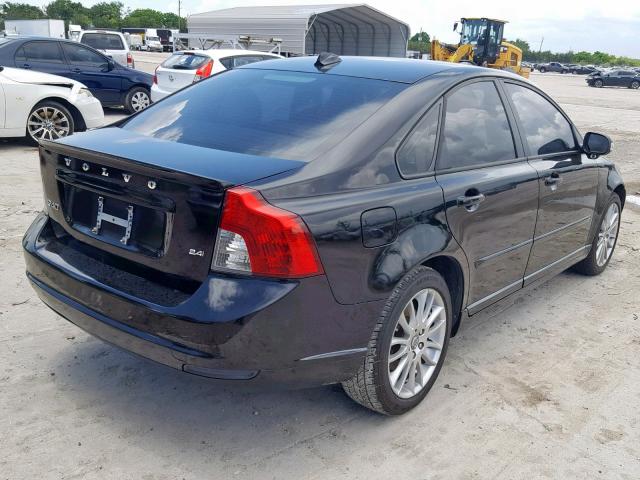 YV1382MS4A2501275 - 2010 VOLVO S40 2.4I BLACK photo 4