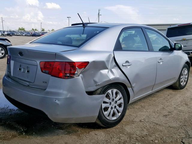 KNAFU4A29D5679746 - 2013 KIA FORTE EX SILVER photo 4