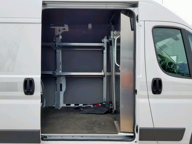 3C6TRVCG4JE140657 - 2018 RAM PROMASTER 白色 照片 6