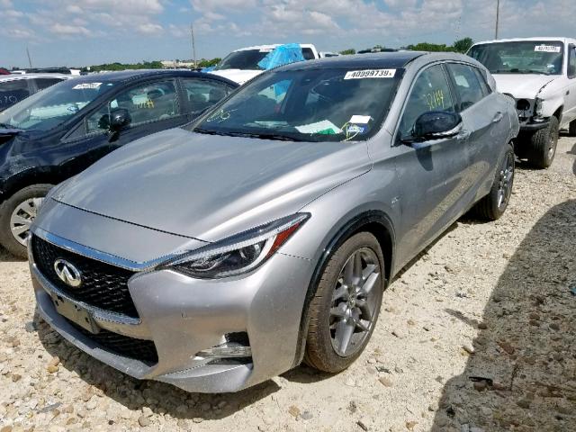 SJKCH5CP4HA028480 - 2017 INFINITI QX30 BASE SILVER photo 2