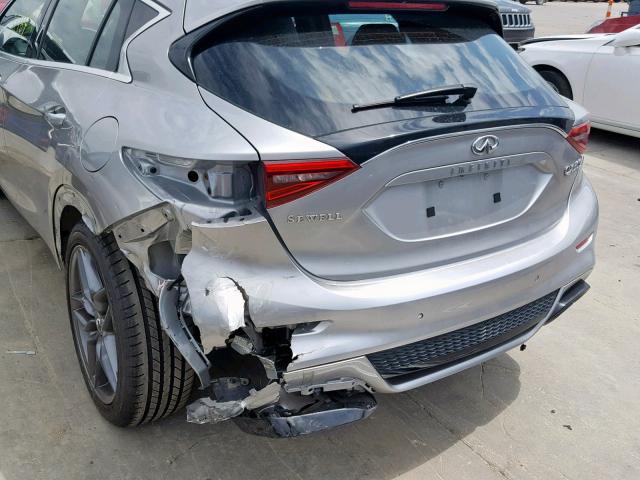 SJKCH5CP4HA028480 - 2017 INFINITI QX30 BASE SILVER photo 9