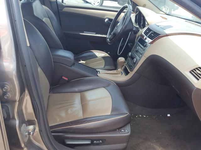 1G1ZE5E18BF308744 - 2011 CHEVROLET MALIBU LTZ ოქროსფერი ფოტო 5