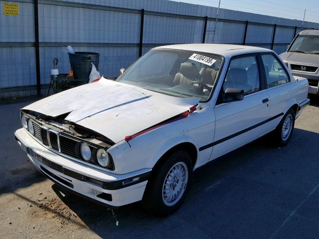 WBAAA2300K4494393 - 1989 BMW 325 I AUTO WHITE photo 2