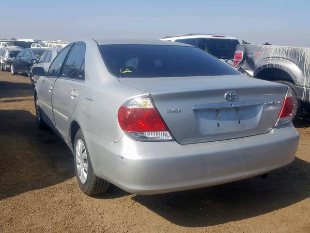4T1BE32K25U590028 - 2005 TOYOTA CAMRY LE SILVER photo 3