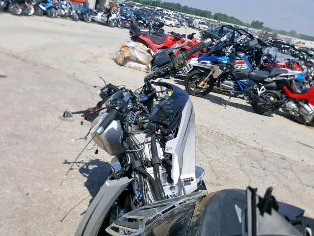 5VPSW36N2B3006655 - 2011 VICTORY MOTORCYCLES VISION TOU SILVER photo 5