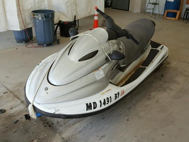 YAMA2709D101 - 2005 YAMAHA WAVERUNNER WHITE photo 2