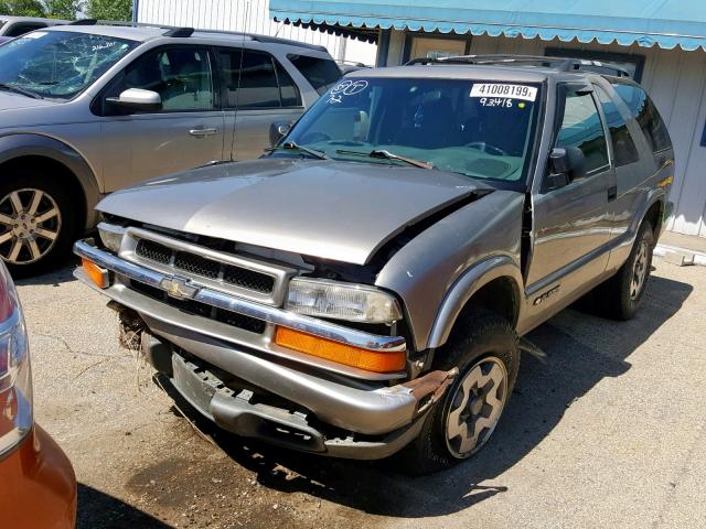 1GNCT18W51K202915 - 2001 CHEVROLET BLAZER SILVER photo 2