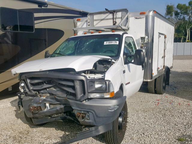 1FDAF56P74EC34645 - 2004 FORD F550 SUPER WHITE photo 2