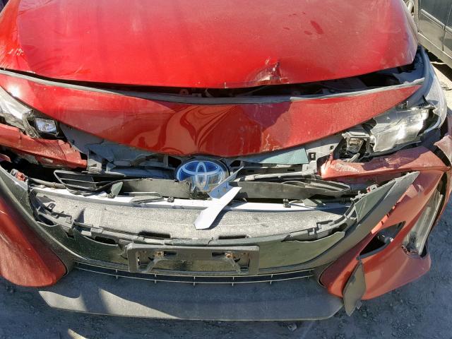 JTDKARFP7H3000683 - 2017 TOYOTA PRIUS PRIM 红色 照片 9