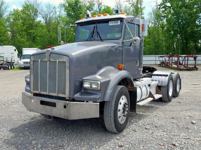 1XKDDB9XXXJ793835 - 1999 KENWORTH CONSTRUCTI GRAY photo 2