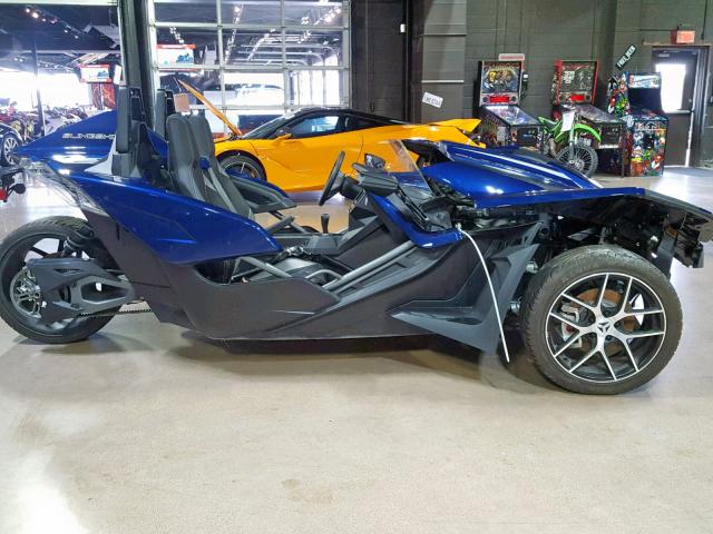 57XAAPFA1J8128154 - 2018 POLARIS SLINGSHOT BLUE photo 1