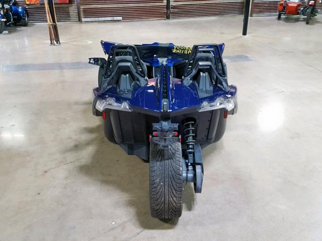 57XAAPFA1J8128154 - 2018 POLARIS SLINGSHOT BLUE photo 9