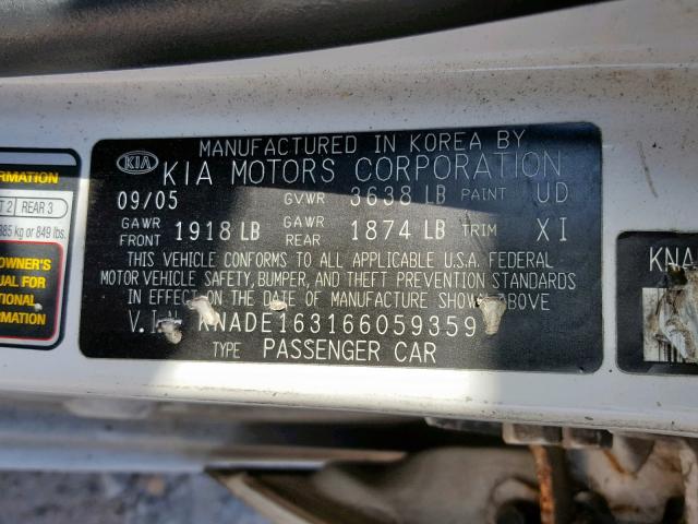 KNADE163166059359 - 2006 KIA RIO 5 WHITE photo 10