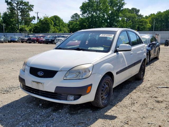 KNADE163166059359 - 2006 KIA RIO 5 WHITE photo 2