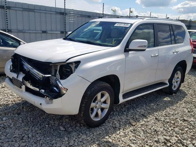 JTJBM7FX9A5010263 - 2010 LEXUS GX WHITE photo 2