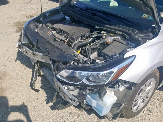 1G1BJ5SM9K7104539 - 2019 CHEVROLET CRUZE SILVER photo 9