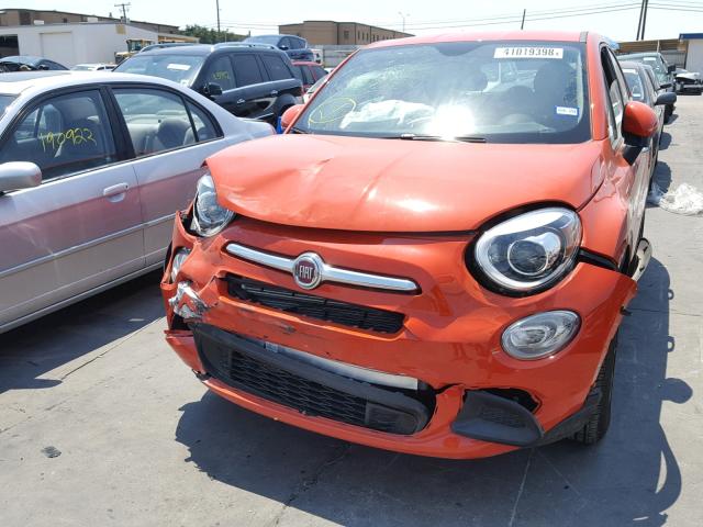 ZFBCFXAB6HP536395 - 2017 FIAT 500X POP ORANGE photo 2