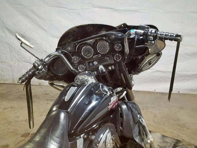 1HD1FCW136Y619687 - 2006 HARLEY-DAVIDSON FLHTCUI BLACK photo 5