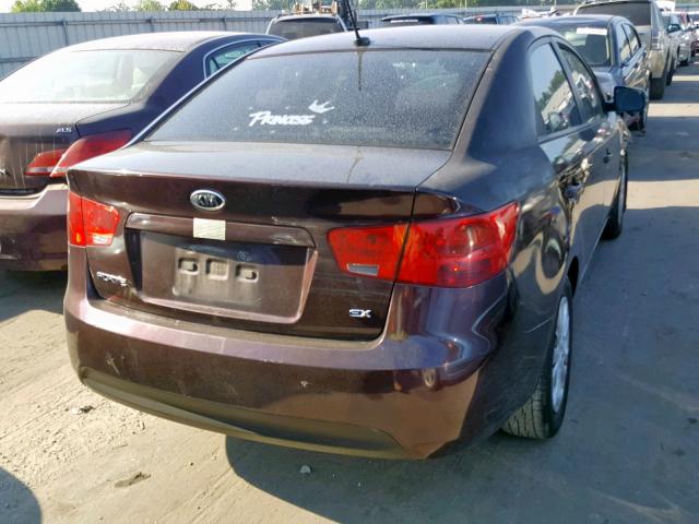 KNAFU4A29B5325173 - 2011 KIA FORTE EX MAROON photo 4