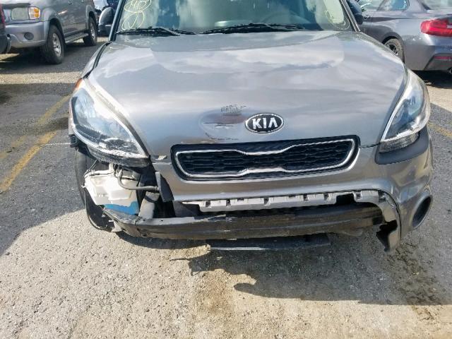 KNDJT2A65D7609382 - 2013 KIA SOUL + GRAY photo 9