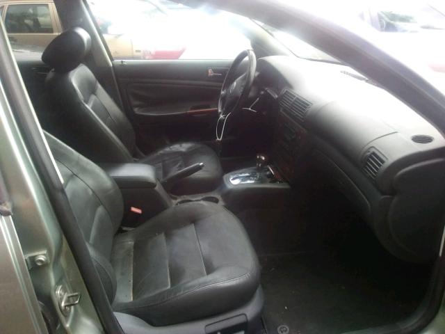 WVWWU63B45E125575 - 2005 VOLKSWAGEN PASSAT GLX 绿色 照片 5