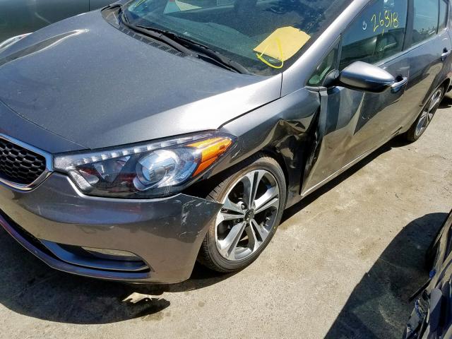 KNAFX5A86G5599102 - 2016 KIA FORTE EX GRAY photo 9