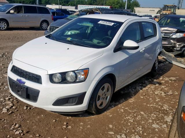 1G1JA6SH2D4230735 - 2013 CHEVROLET SONIC LS WHITE photo 2