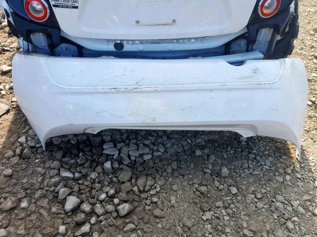 1G1JA6SH2D4230735 - 2013 CHEVROLET SONIC LS WHITE photo 9