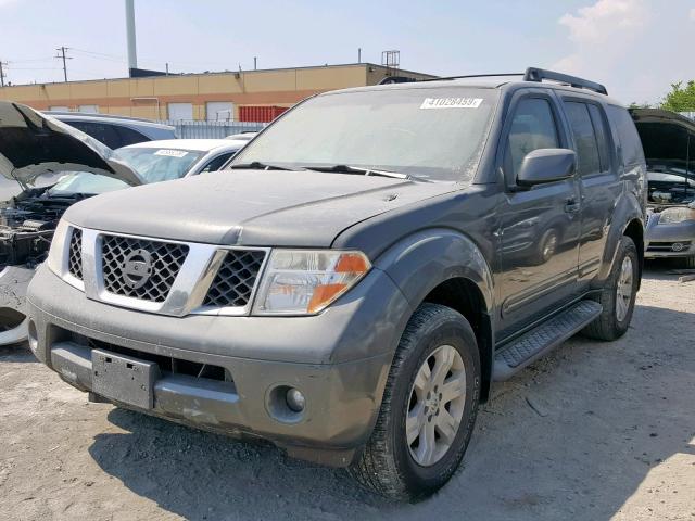 5N1AR18W05C779328 - 2005 NISSAN PATHFINDER GRAY photo 2