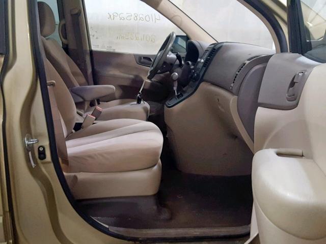 KNDMG4C39A6339199 - 2010 KIA SEDONA LX GOLD photo 5