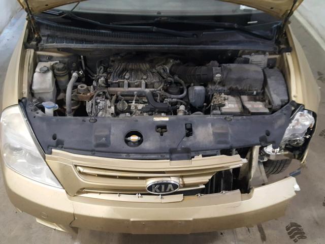 KNDMG4C39A6339199 - 2010 KIA SEDONA LX GOLD photo 7