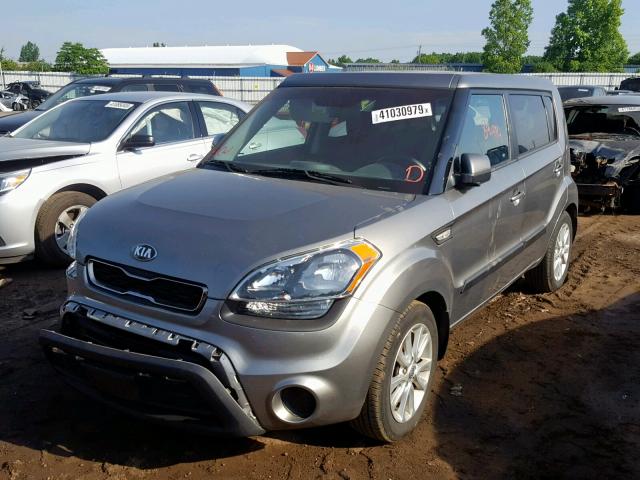 KNDJT2A52D7576011 - 2013 KIA SOUL GRAY photo 2