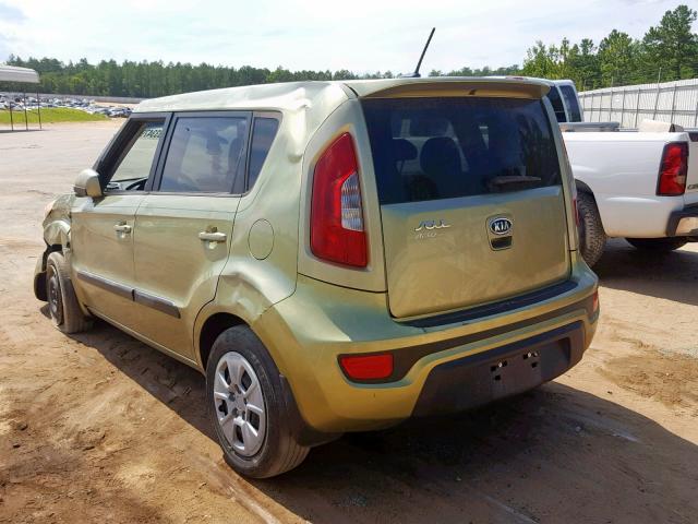 KNDJT2A50C7468372 - 2012 KIA SOUL GREEN photo 3