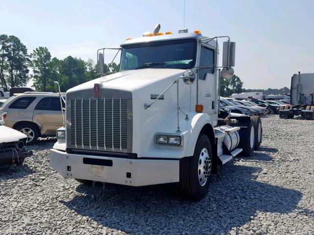 1XKDD49X4CJ318624 - 2012 KENWORTH CONSTRUCTI SILVER photo 2