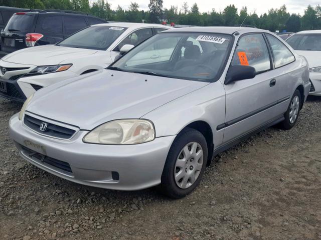 1HGEJ6128YL114426 - 2000 HONDA CIVIC DX SILVER photo 2