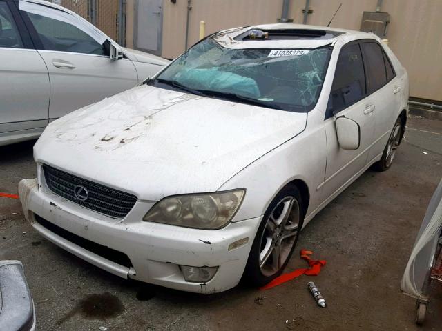 JTHBD182510008247 - 2001 LEXUS IS 300 WHITE photo 2