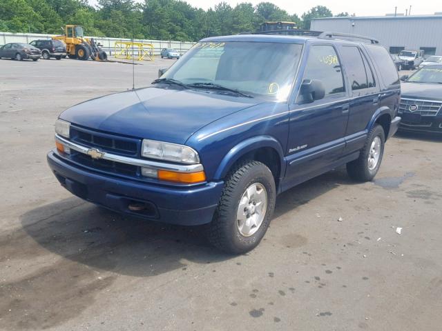 1GNDT13W612170665 - 2001 CHEVROLET BLAZER BLUE photo 2