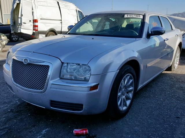 2C3KA43D09H574834 - 2009 CHRYSLER 300 LX GRAY photo 2