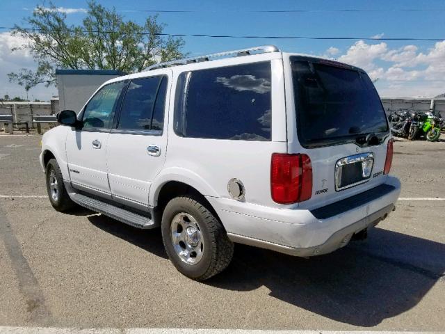 5LMFU28R32LJ06658 - 2002 LINCOLN NAVIGATOR WHITE photo 3