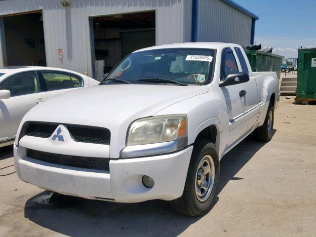 1Z7HC22K78S572160 - 2008 MITSUBISHI RAIDER LS WHITE photo 2