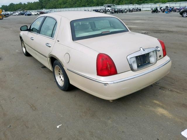 1LNHM83W8XY625873 - 1999 LINCOLN TOWN CAR C TAN photo 3