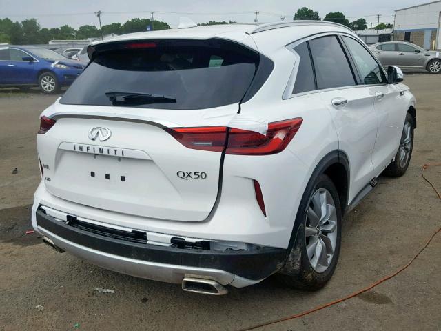 3PCAJ5M37KF129974 - 2019 INFINITI QX50 ESSEN WHITE photo 4