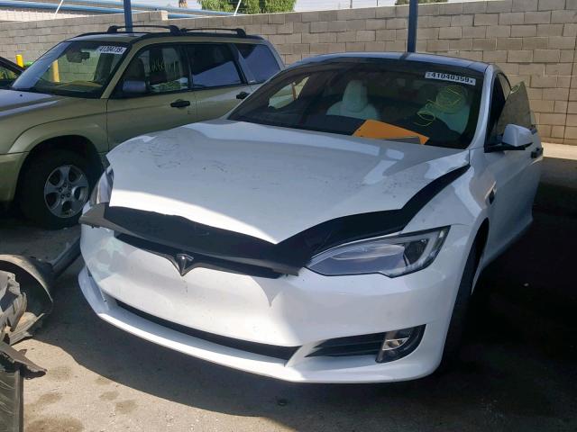 5YJSA1E40HF219402 - 2017 TESLA MODEL S WHITE photo 2