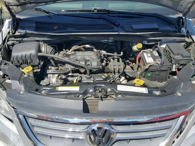 2V8HW34159R543664 - 2009 VOLKSWAGEN ROUTAN SE SILVER photo 7