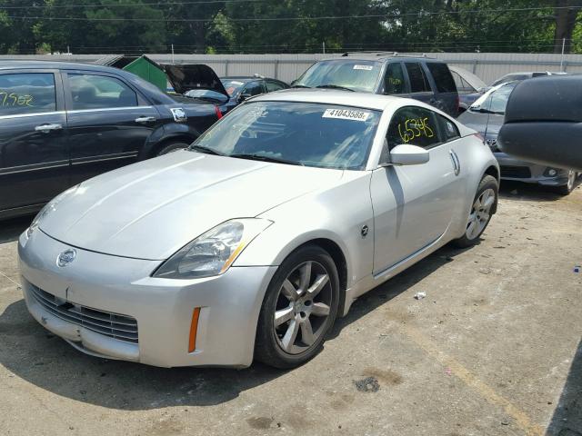 JN1AZ34DX5M600195 - 2005 NISSAN 350Z COUPE SILVER photo 2