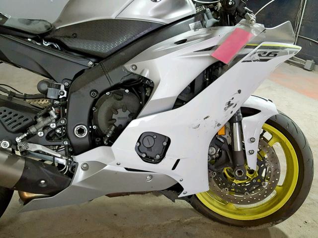 JYARJ28EXHA002274 - 2017 YAMAHA YZFR6 TWO TONE photo 7