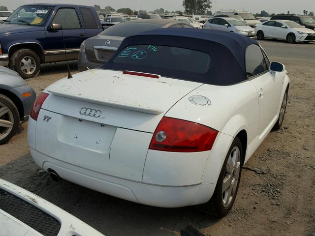 TRUTC28N521011093 - 2002 AUDI TT WHITE photo 4