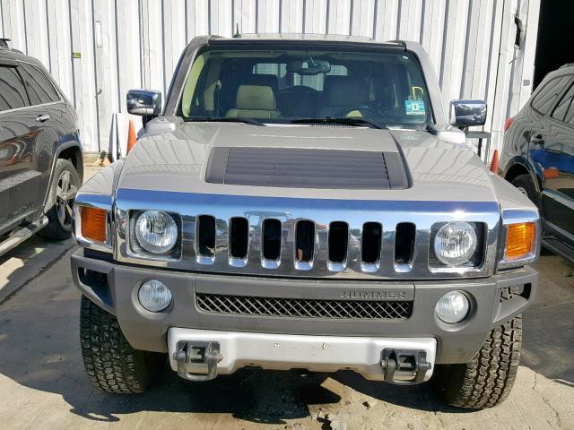 5GTEN13L688138778 - 2008 HUMMER H3 ALPHA GRAY photo 9