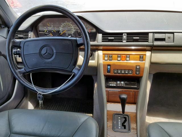 WDBEA30D5LB176640 - 1990 MERCEDES-BENZ 300 E GRAY photo 9